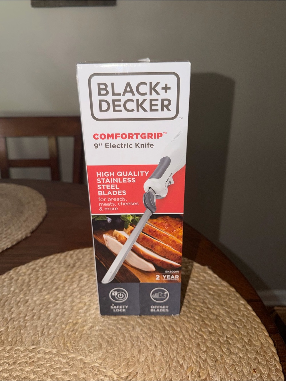 Black & Decker Electric Knife in White, Gray, and Red Packaging brand new